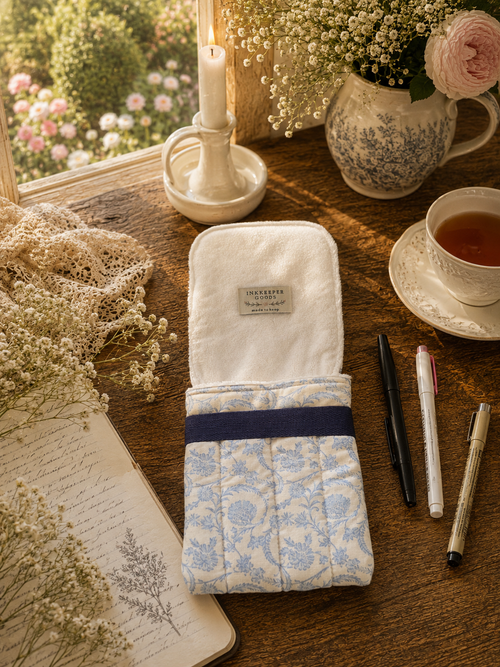 💙 Blue Floral Toile Pen Case