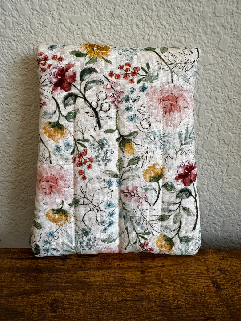 🌾Watercolor Wildflowers Pen Case -Cream band