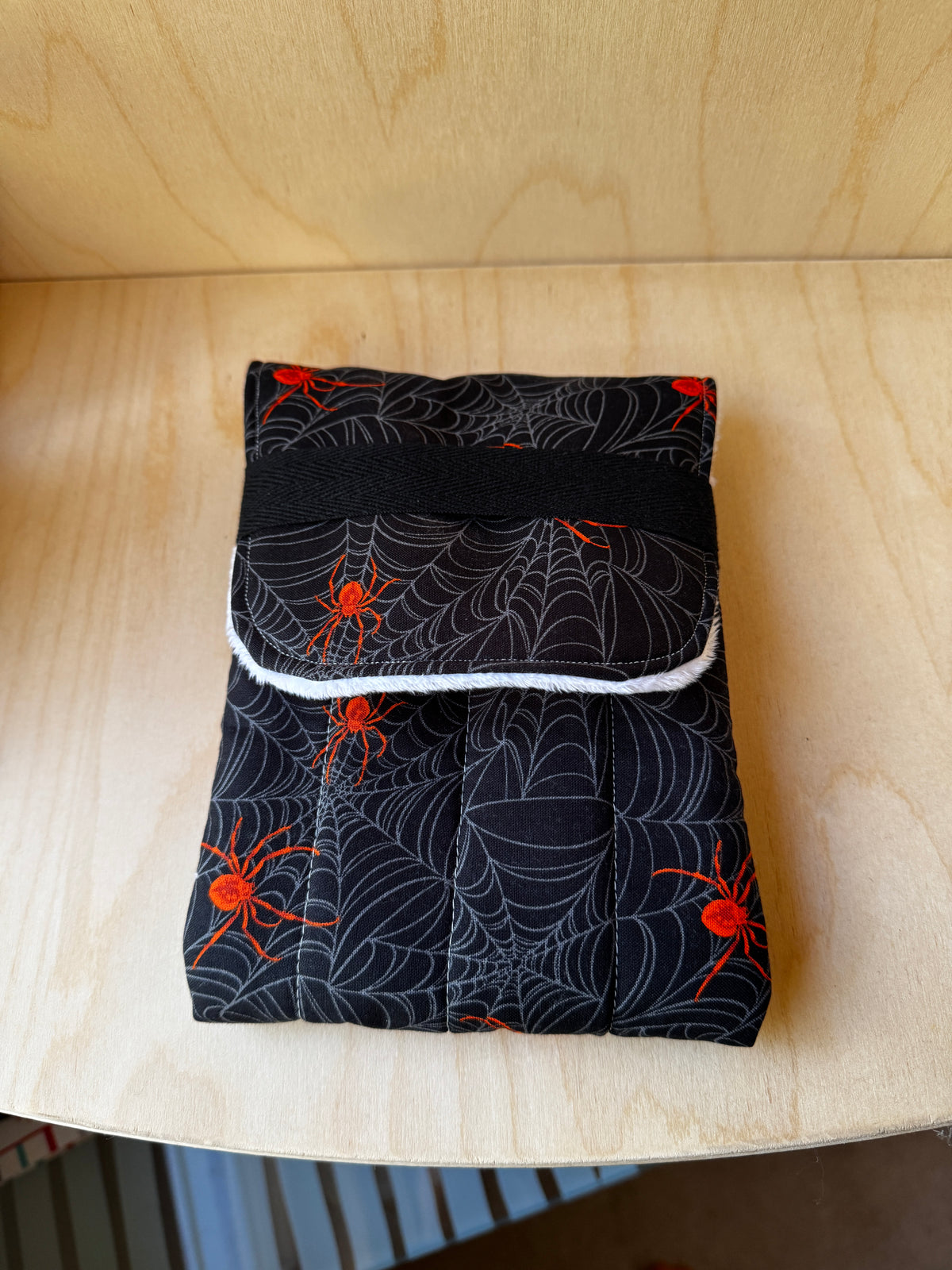 The Scarlet Web Handmade Fountain Pen Pouch/Case