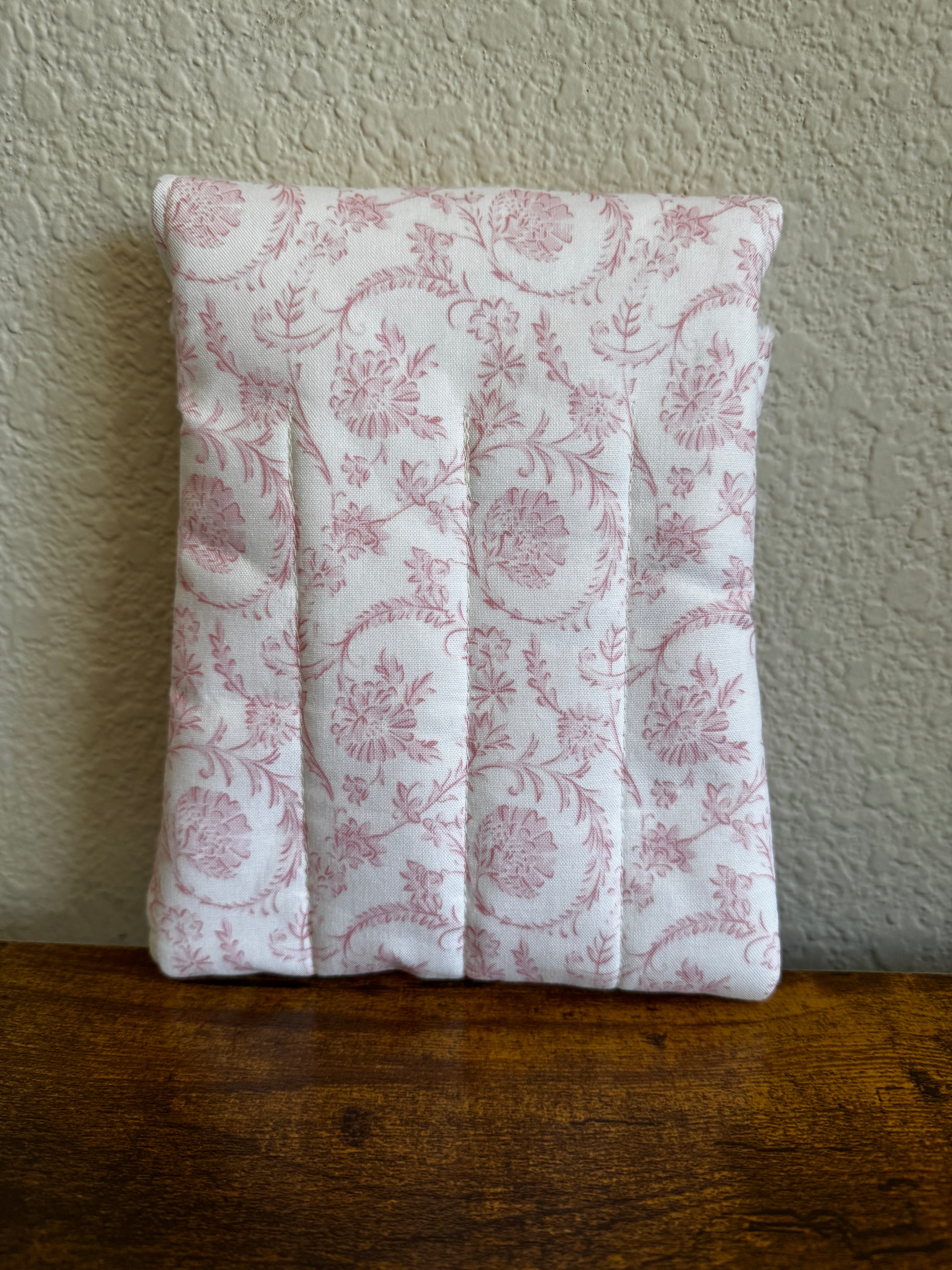 🌸 BlushEnglish Toile Pen Case