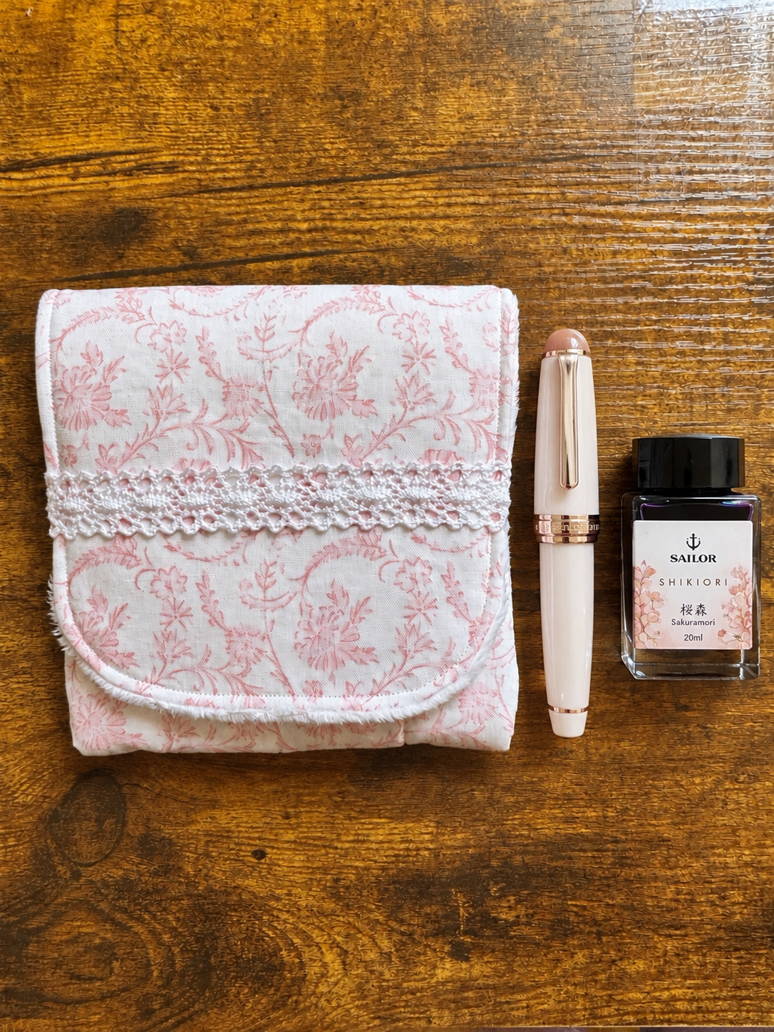 The Mini-English Blush Toile Lace , Handmade mini fountain pen pouch