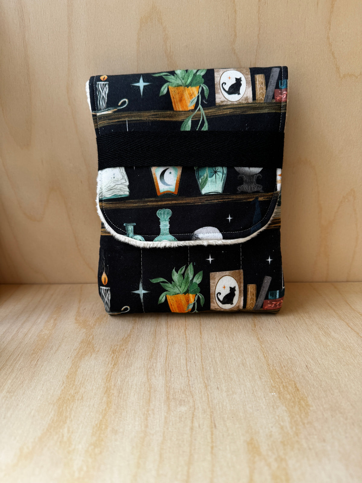 The Familiar’s Library Handmade Fountain Pen Pouch/Case