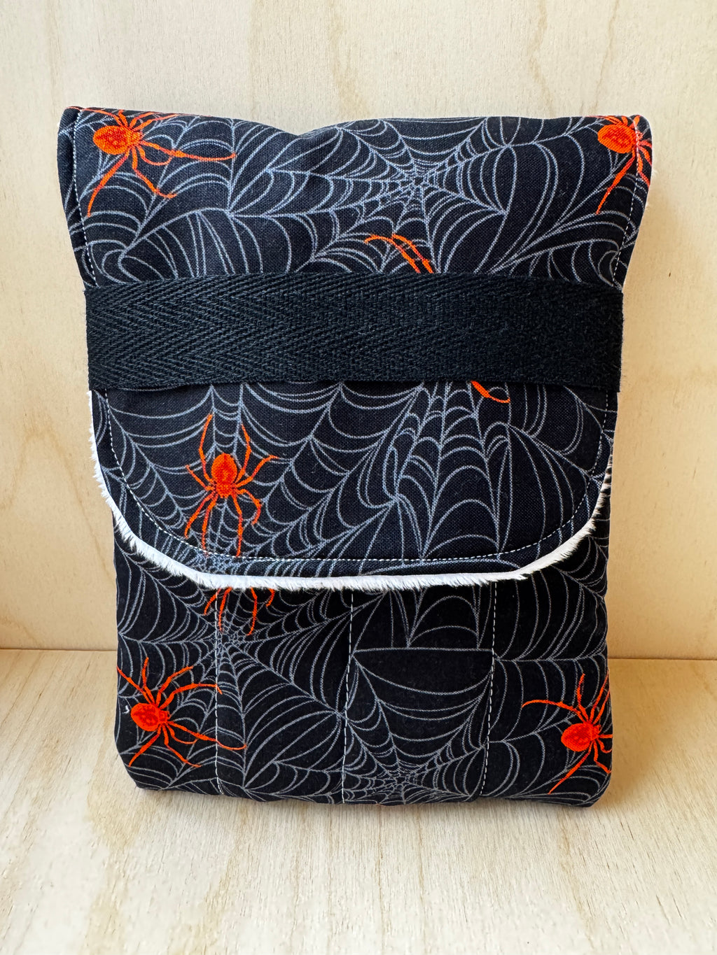 The Scarlet Web Handmade Fountain Pen Pouch/Case