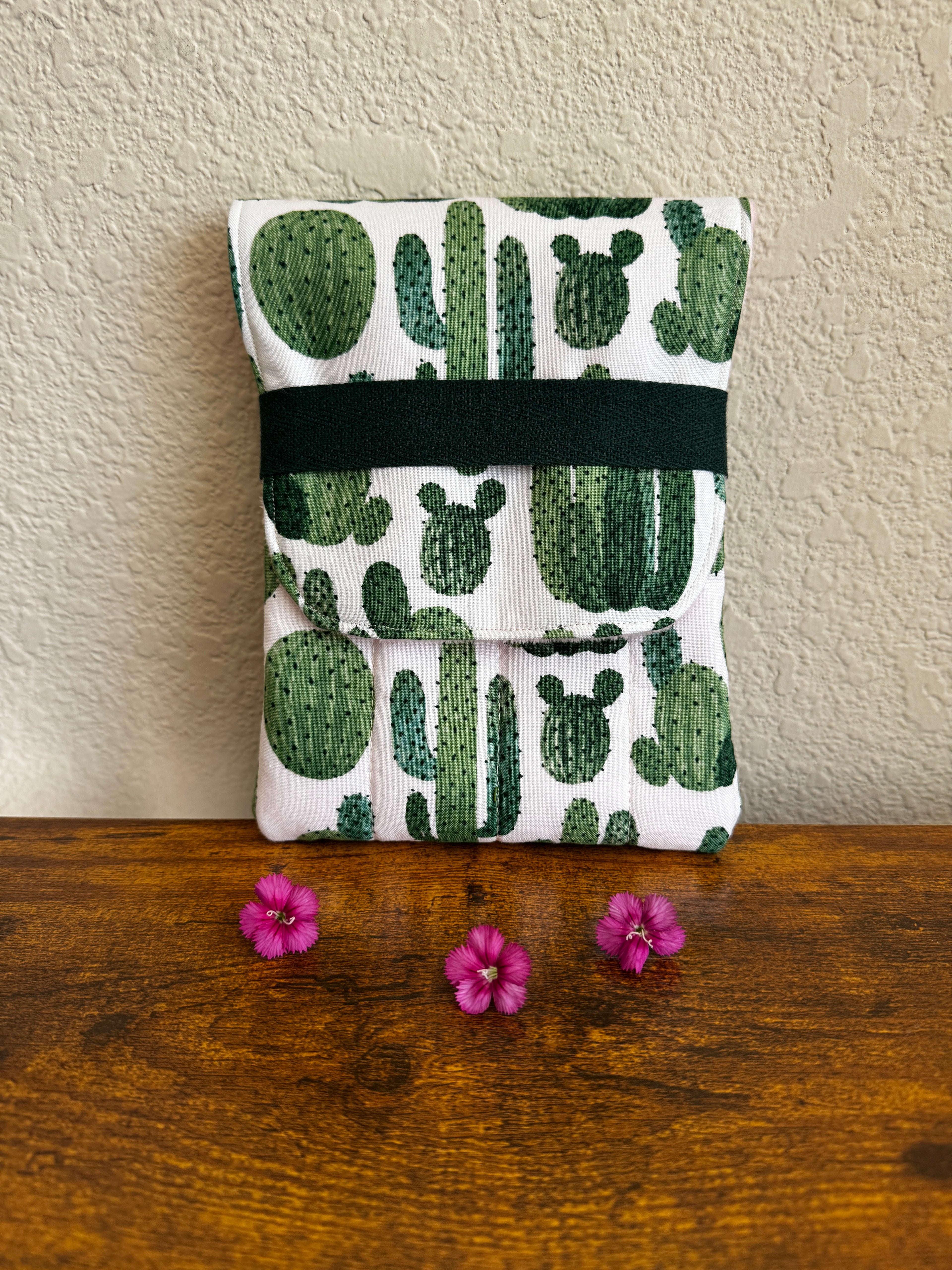 🌵Watercolor Cactus Fountain Pen Case / White interior lining Handmade Writer's Pen Case/Stationary Holder
