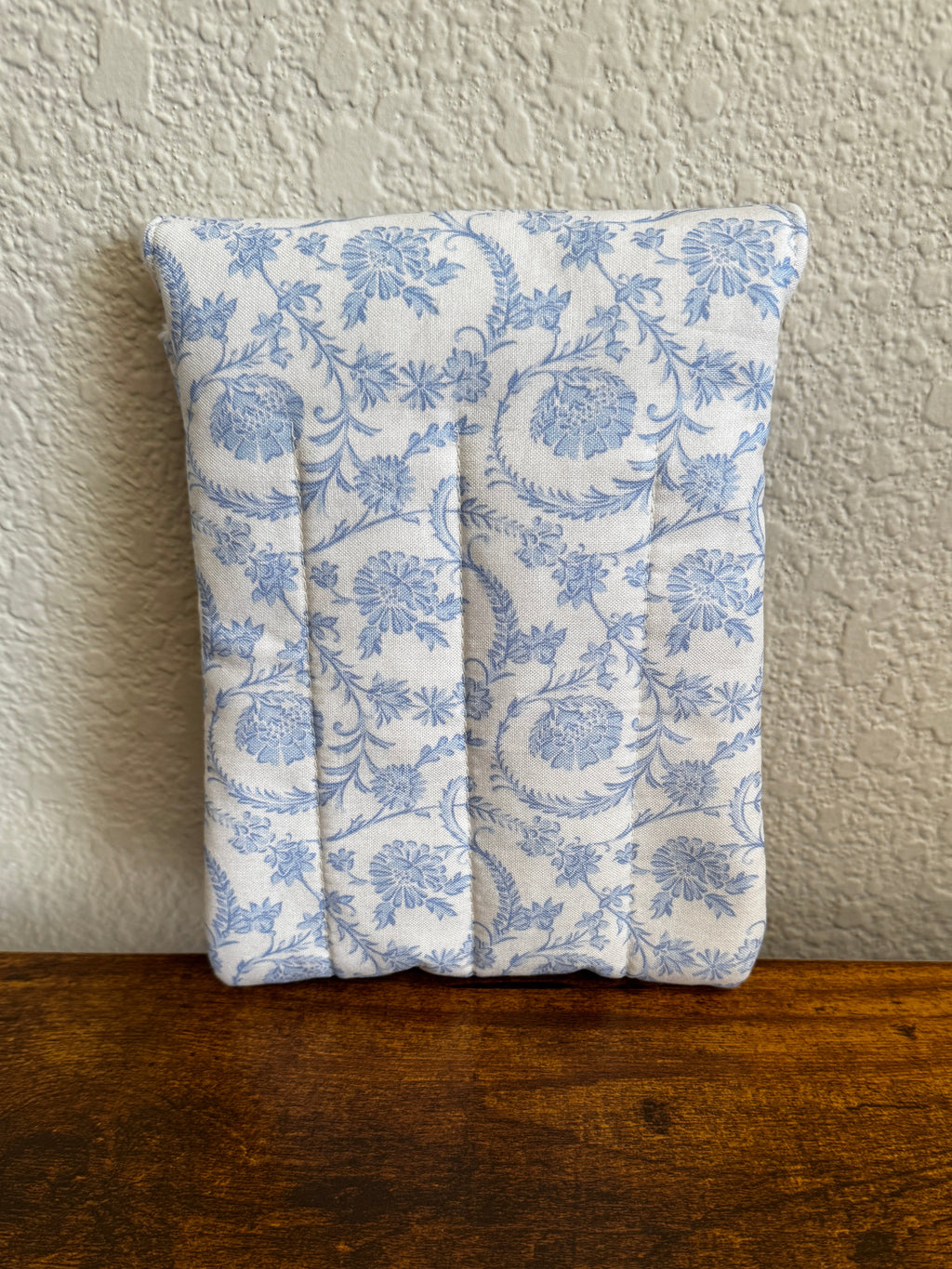 💙 Blue Floral Toile Pen Case