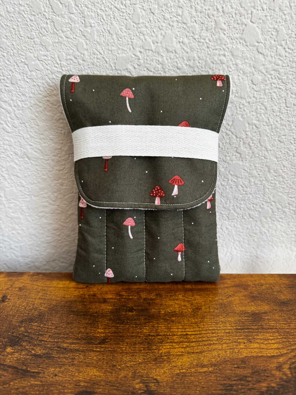 Woodland Mushroom Fountain Pen Case/Handmade Writer's Pen Case/Stationary Holder