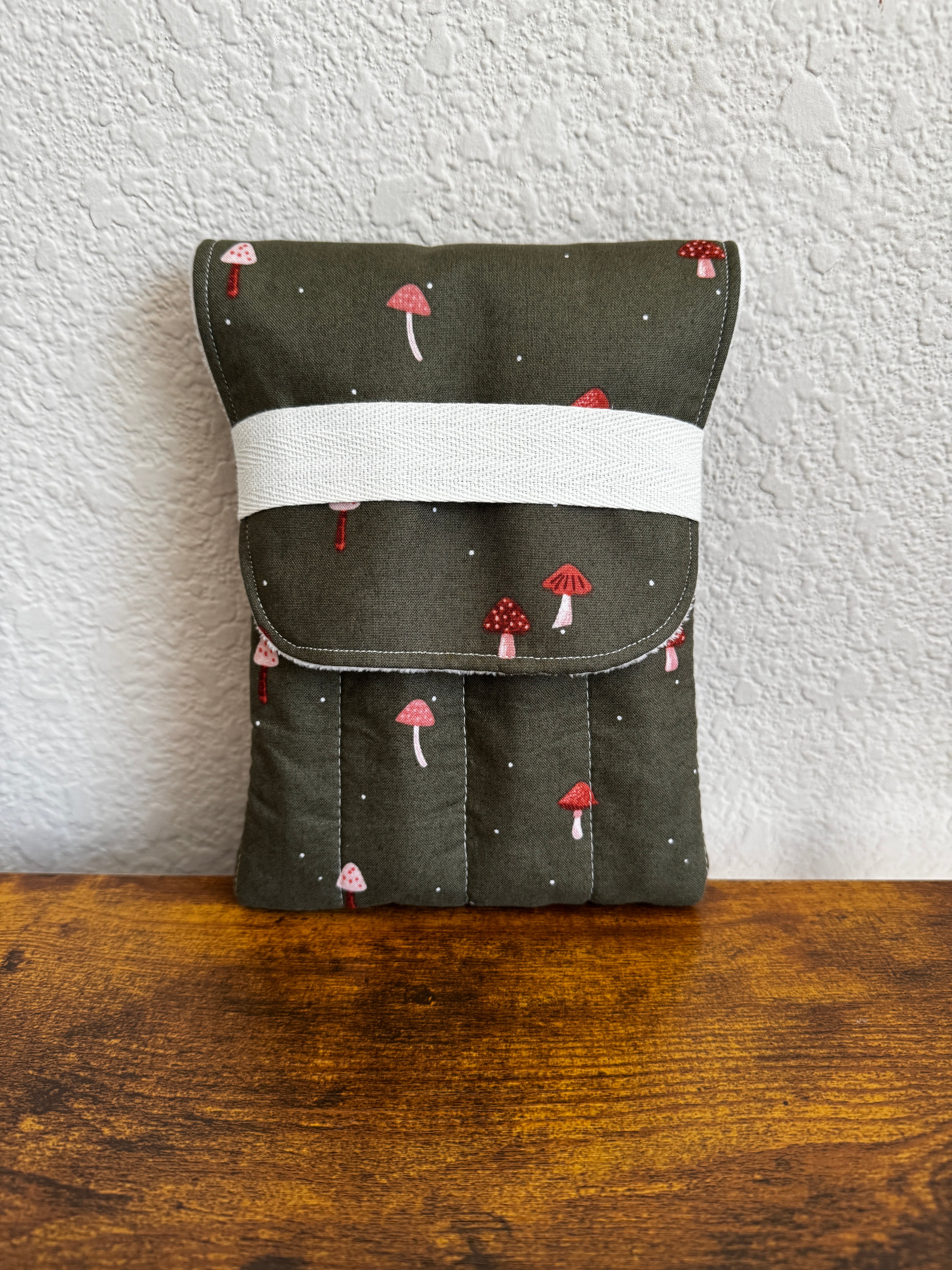 Woodland Mushroom Fountain Pen Case/Handmade Writer's Pen Case/Stationary Holder
