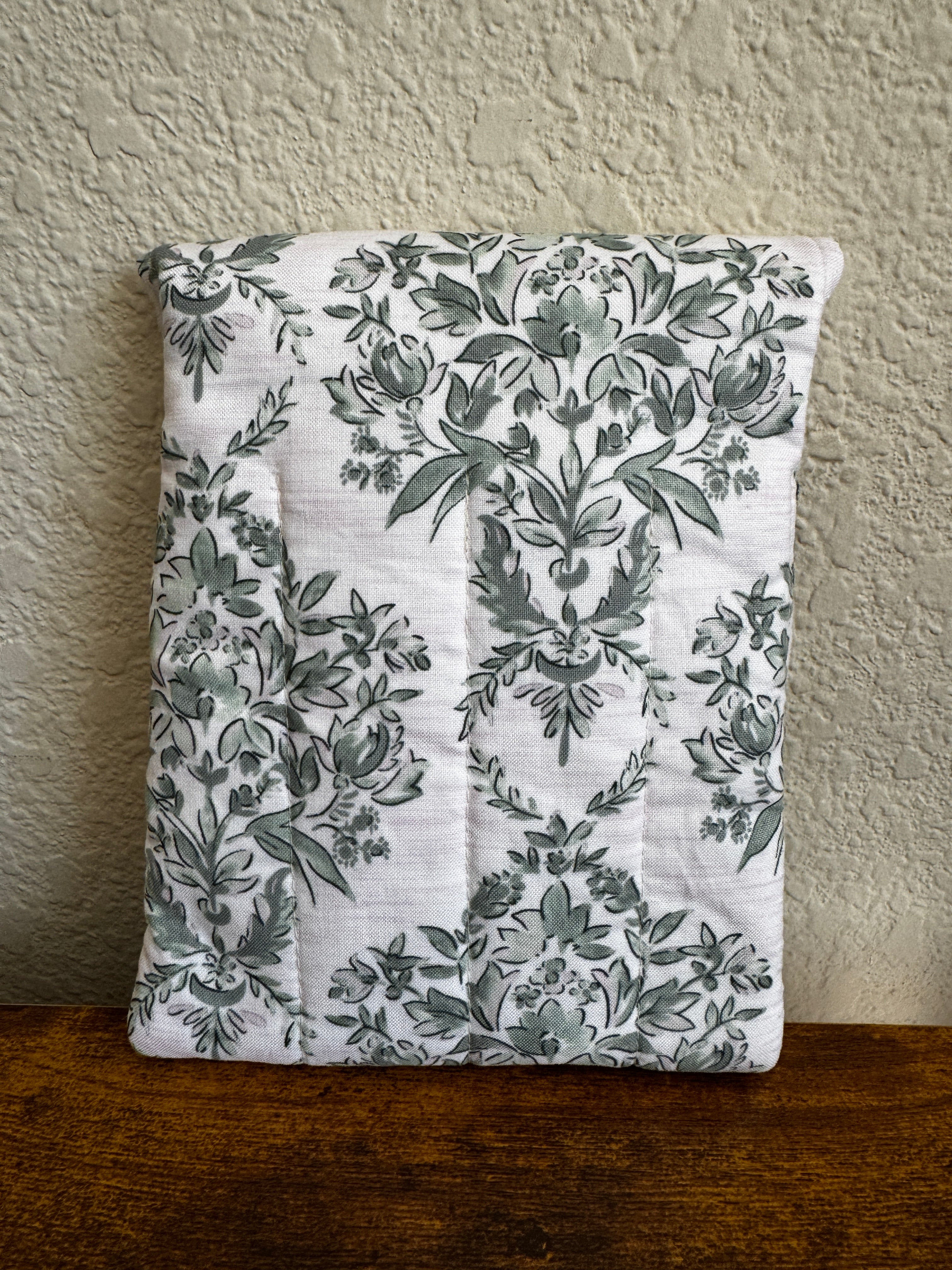 🌿 Sage Floral Case